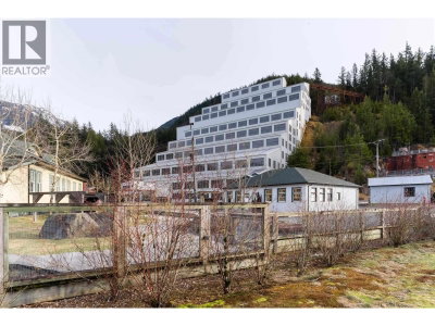 1121 COPPER Drive | Squamish British Columbia | Slide Image Fifteen