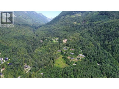1121 COPPER Drive | Squamish British Columbia | Slide Image Twenty-two
