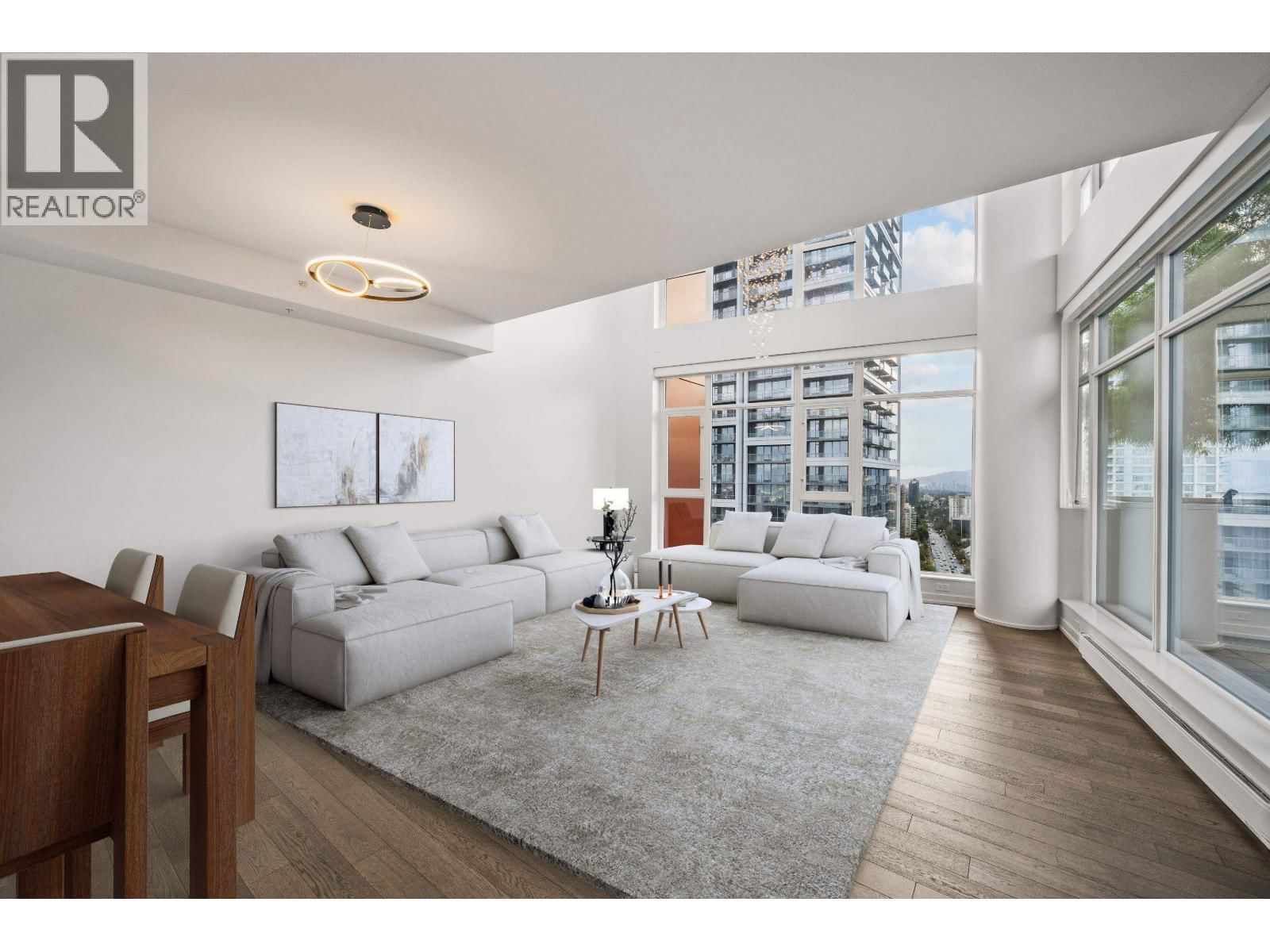 4688 KINGSWAY, Burnaby, British Columbia V5H 0E9
