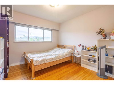 4810 FAIRLAWN Drive | Burnaby British Columbia | Slide Image Fifteen
