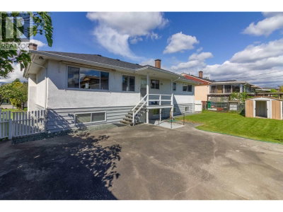4810 FAIRLAWN Drive | Burnaby British Columbia | Slide Image Thirty-one