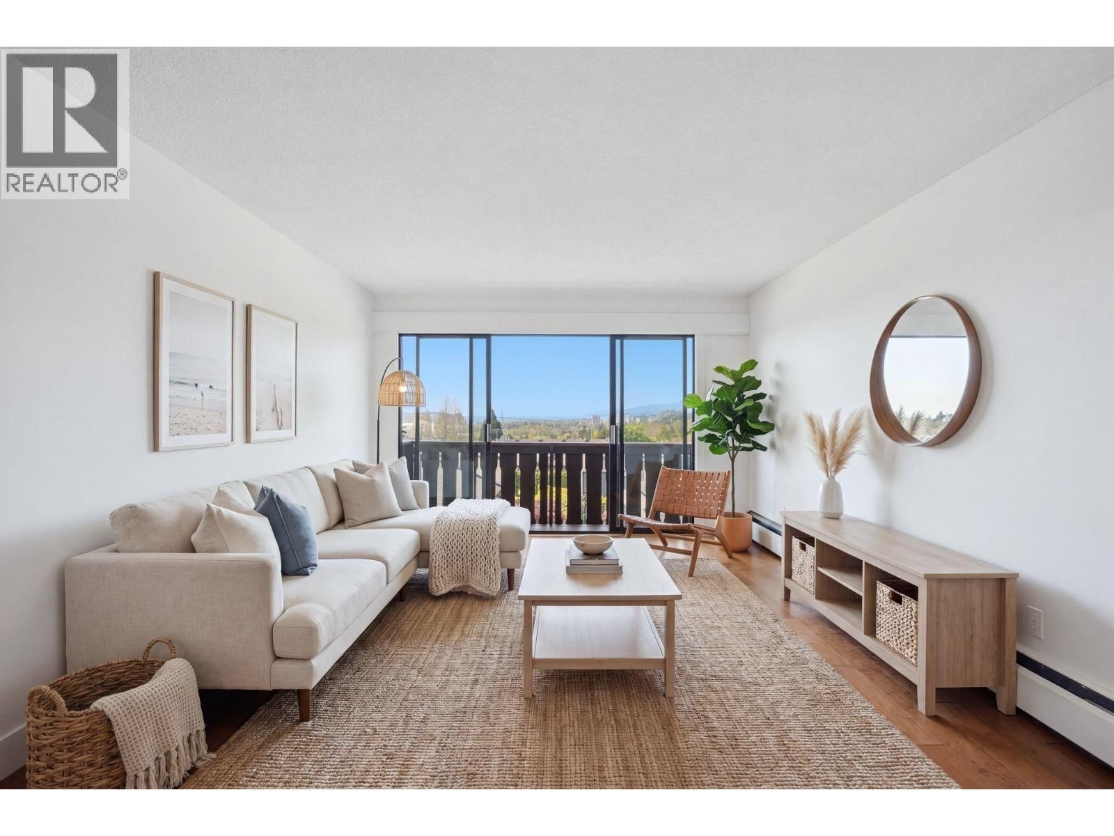 1345 CHESTERFIELD Avenue, North Vancouver, British Columbia V7M 2N1