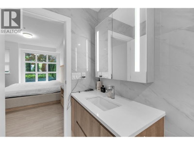 2060 CURLING Road | North Vancouver British Columbia | Slide Image Thirty-two
