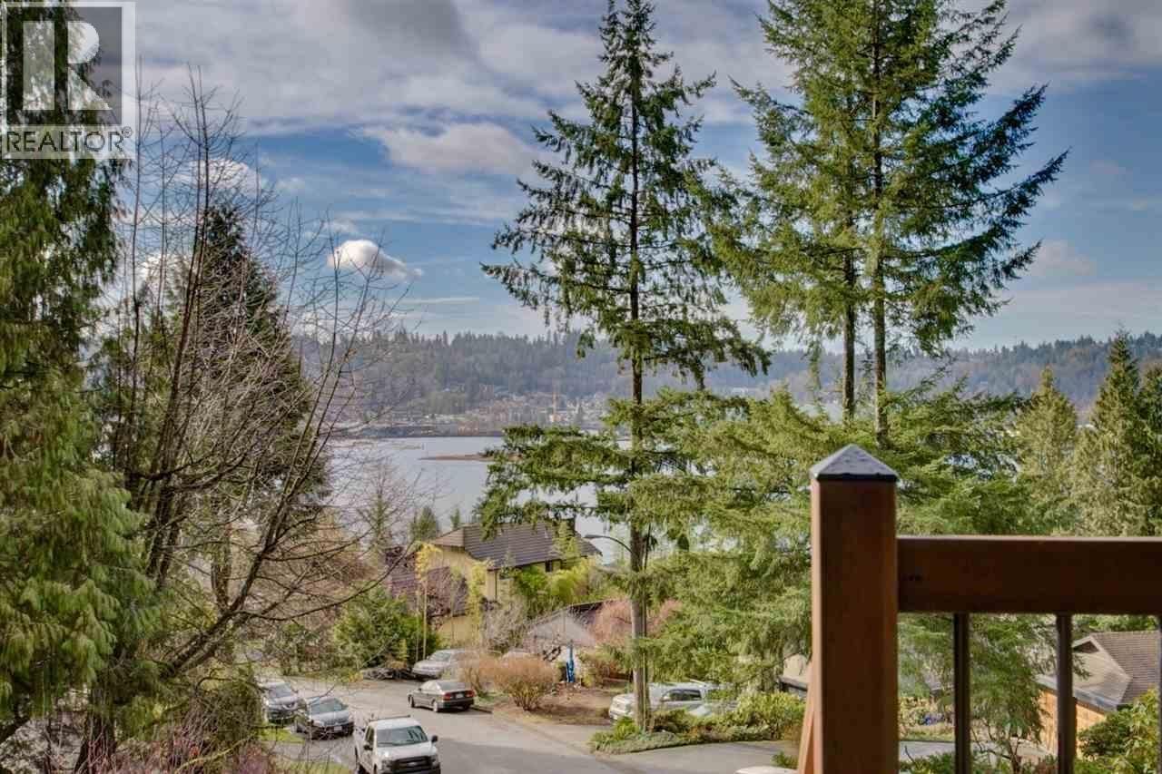 60 WALTON Way, Port Moody, British Columbia V3H 3P3