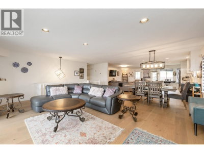 2635 PANORAMA Drive | Coquitlam British Columbia | Slide Image Five