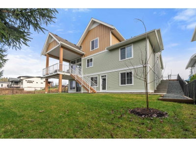 9997 MAGNOLIA Place | Chilliwack British Columbia | Slide Image Three