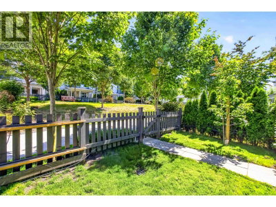 11295 PAZARENA Place | Maple Ridge British Columbia | Slide Image Four