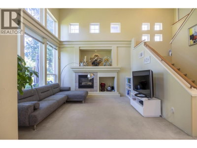 3280 CHARTWELL | Coquitlam British Columbia | Slide Image Ten