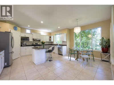 3280 CHARTWELL | Coquitlam British Columbia | Slide Image Twelve