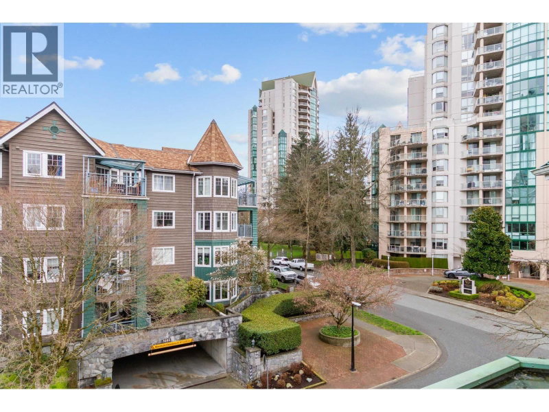 3081 GLEN Drive Coquitlam British Columbia, V3B 2P8 - 3 Bedrooms Condo For Sale