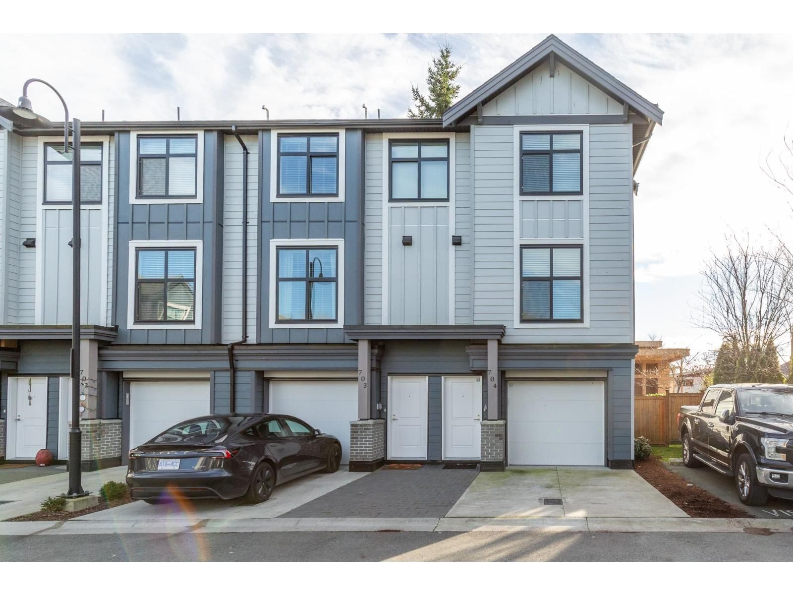 704 - 2267 MCKENZIE ROAD Image 1