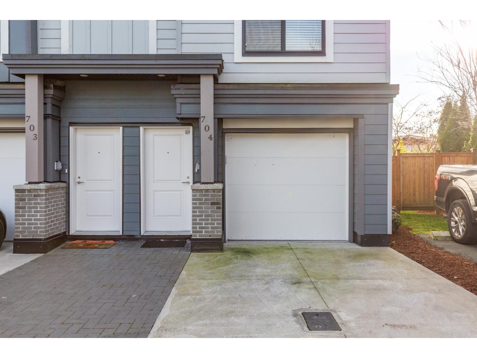 704 - 2267 MCKENZIE ROAD Image 4