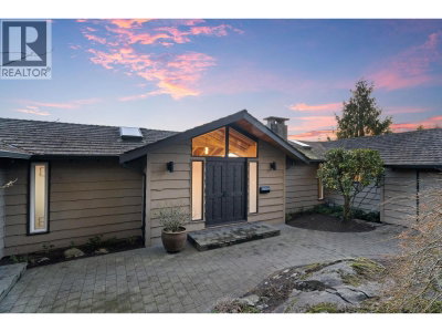 4570 WOODGREEN Court | West Vancouver British Columbia | Slide Image Seventeen