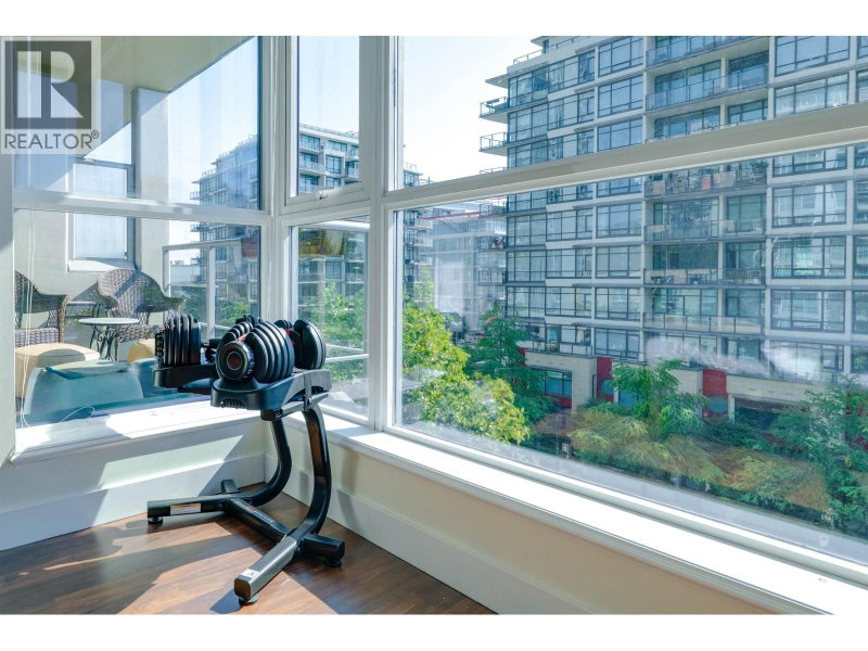 168 EAST North Vancouver British Columbia, V7L 4X8 - 1 Bedroom Condo For Sale