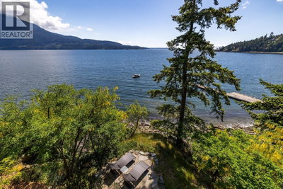 1475 WEBB Road | Bowen Island British Columbia | Slide Image Thirty