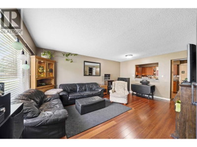 21532 MAYO Place | Maple Ridge British Columbia | Slide Image Three