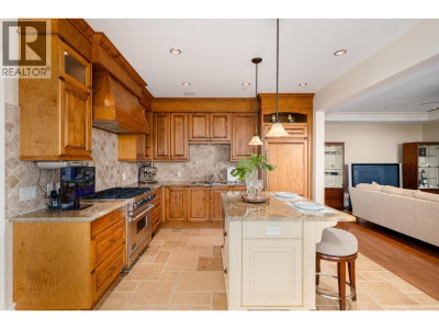 2356 KADLEC Court | West Vancouver British Columbia | Slide Image Thirteen