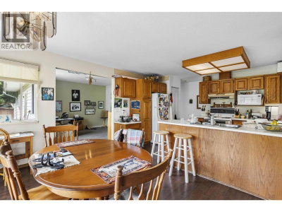 13432 224 Street | Maple Ridge British Columbia | Slide Image Eight
