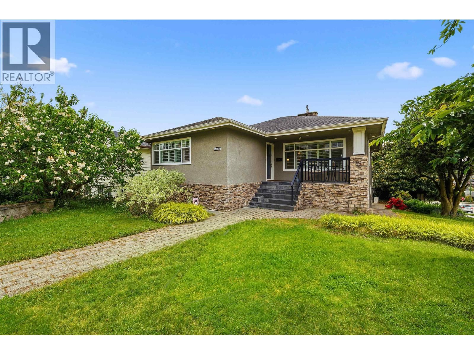 4802 VENABLES Street, Burnaby, British Columbia V5C 3A8