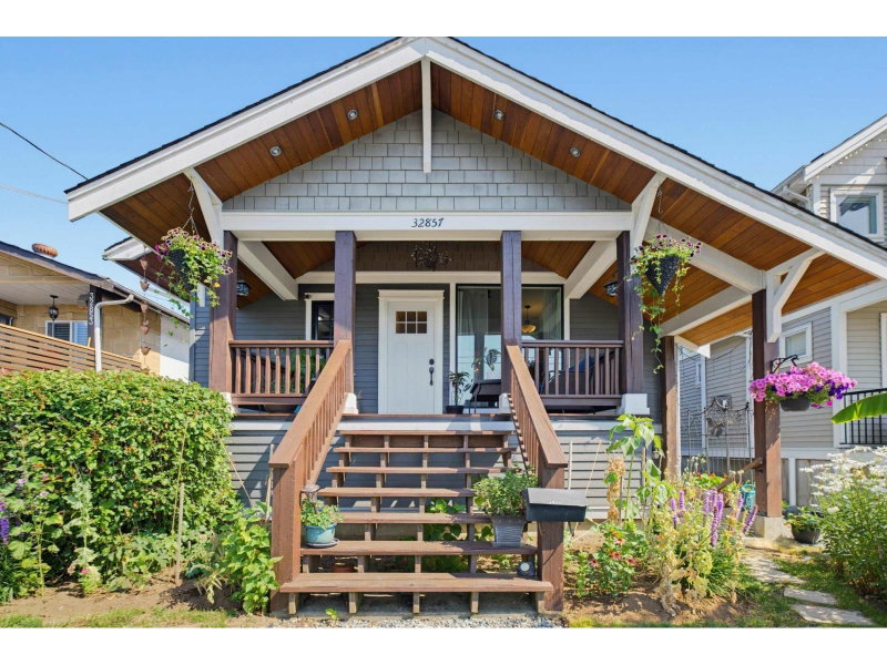 32857 3RD Avenue Mission British Columbia, V2V 1M9 - 5 Bedrooms Home For Sale
