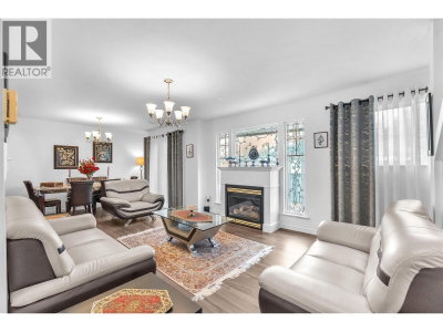 2382 PARKWAY Boulevard | Coquitlam British Columbia | Slide Image Four