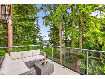 688 CITADEL Drive | Port Coquitlam British Columbia | Slide Image Five
