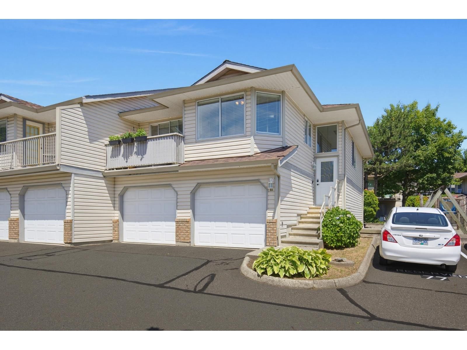 2023 WINFIELD Drive, Abbotsford, British Columbia V3G 1K5