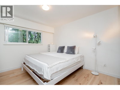 137 COLLEGE PARK Way | Port Moody British Columbia | Slide Image Eighteen