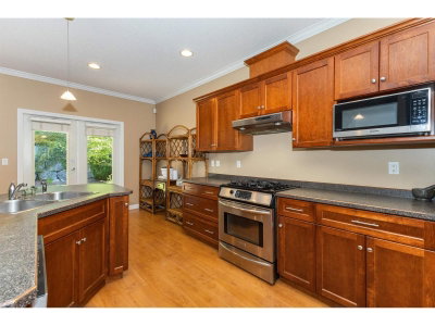 35347 KINLOCH Place | Abbotsford British Columbia | Slide Image Five