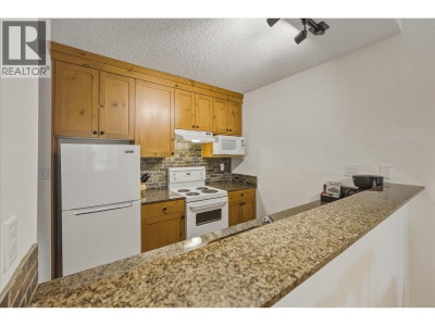4200 WHISTLER Way | Whistler British Columbia | Slide Image Five