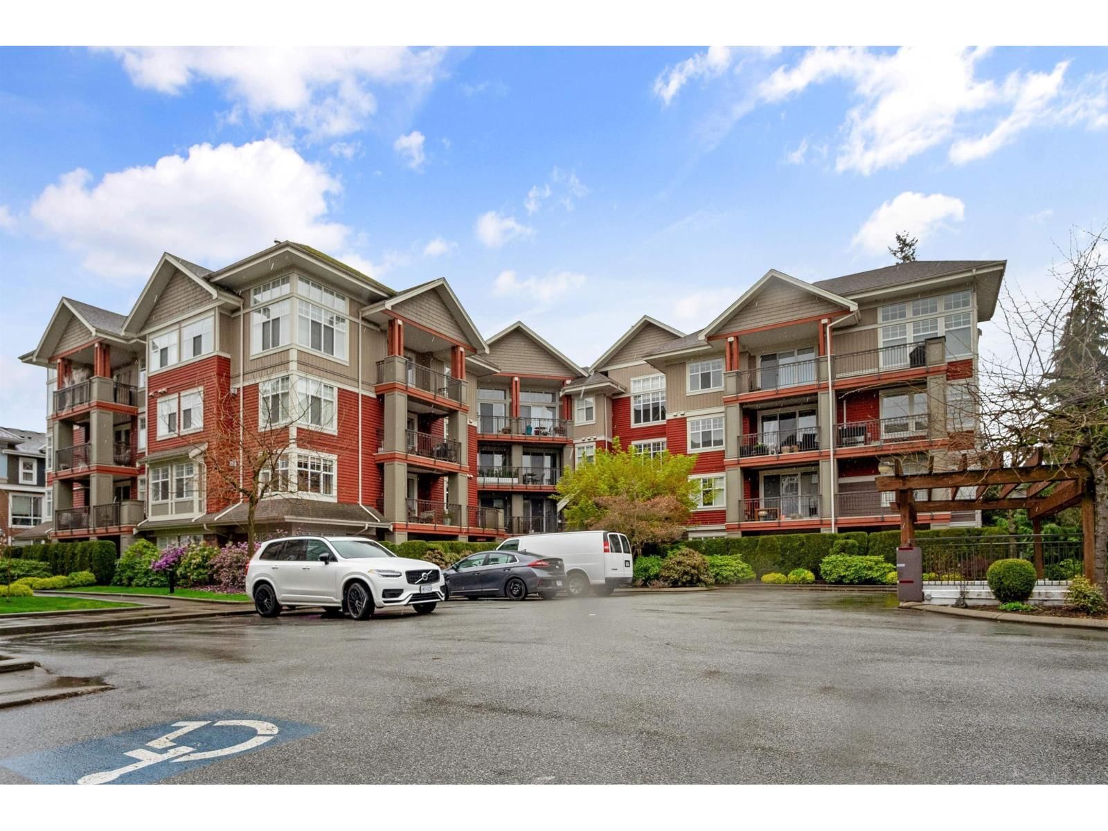 45595 TAMIHI Way, Chilliwack, British Columbia V2R 0G3