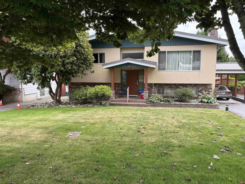 13852 MALABAR Avenue White Rock British Columbia, V4B 2X9 - 3 Bedrooms Home For Sale