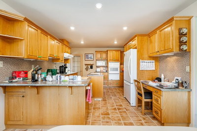 13852 MALABAR Avenue | White Rock British Columbia | Slide Image Nine