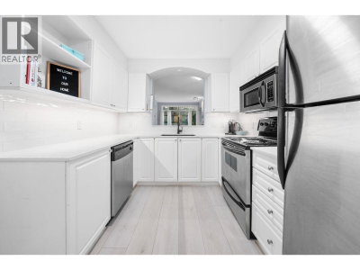 3600 WINDCREST Drive | North Vancouver British Columbia | Slide Image Thirteen