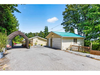 9560 MONTE VISTA Street | Mission British Columbia | Slide Image Three