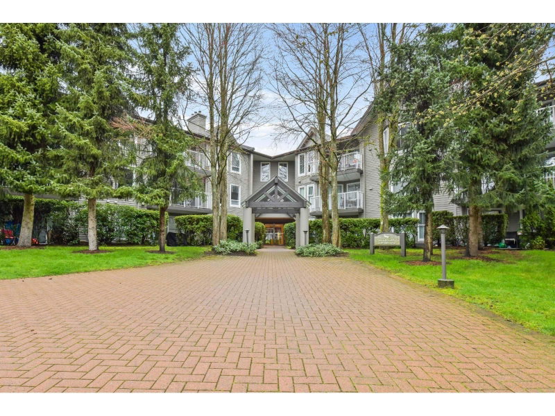 15150 108 Avenue Surrey British Columbia, V3R 0V1 - 1 Bedroom Condo For Sale