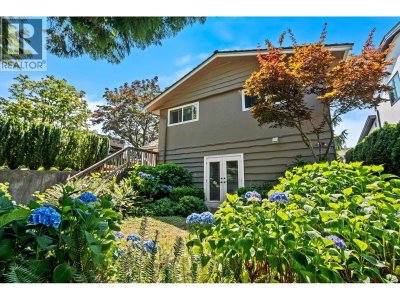 7965 BURNFIELD Crescent | Burnaby British Columbia | Slide Image Thirty-four