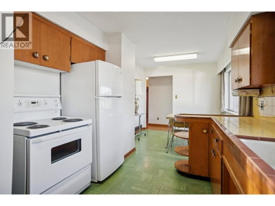 925 NANAIMO Street | Vancouver British Columbia | Slide Image Sixteen