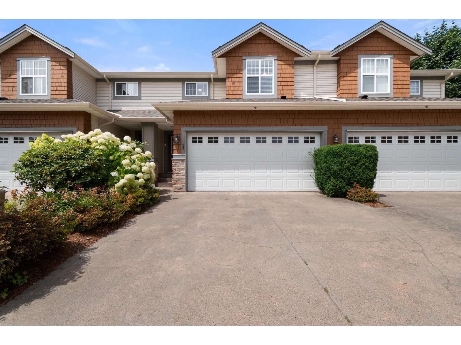 7475 GARNET Drive, Chilliwack, British Columbia V2R 5W7