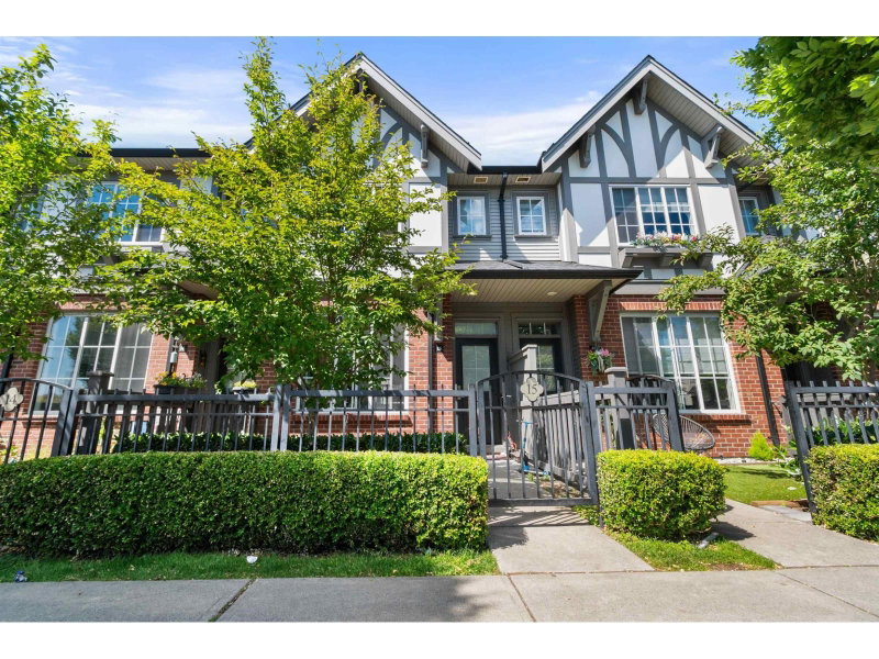 30989 WESTRIDGE Place Abbotsford British Columbia, V2T 0E7 - 2 Bedrooms Condo For Sale