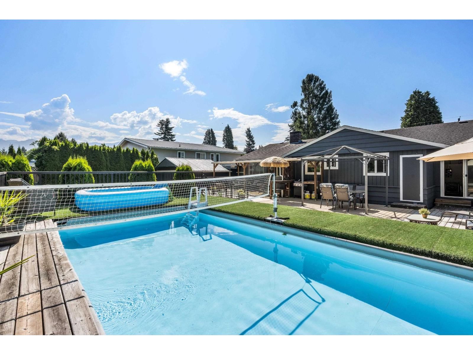46465 BROOKS Avenue, Chilliwack, British Columbia V2P 1C6