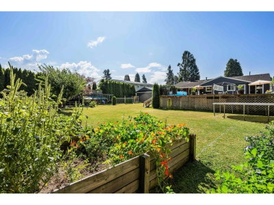 46465 BROOKS Avenue | Chilliwack British Columbia | Slide Image Two