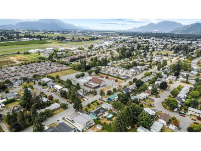 46465 BROOKS Avenue | Chilliwack British Columbia | Slide Image Four