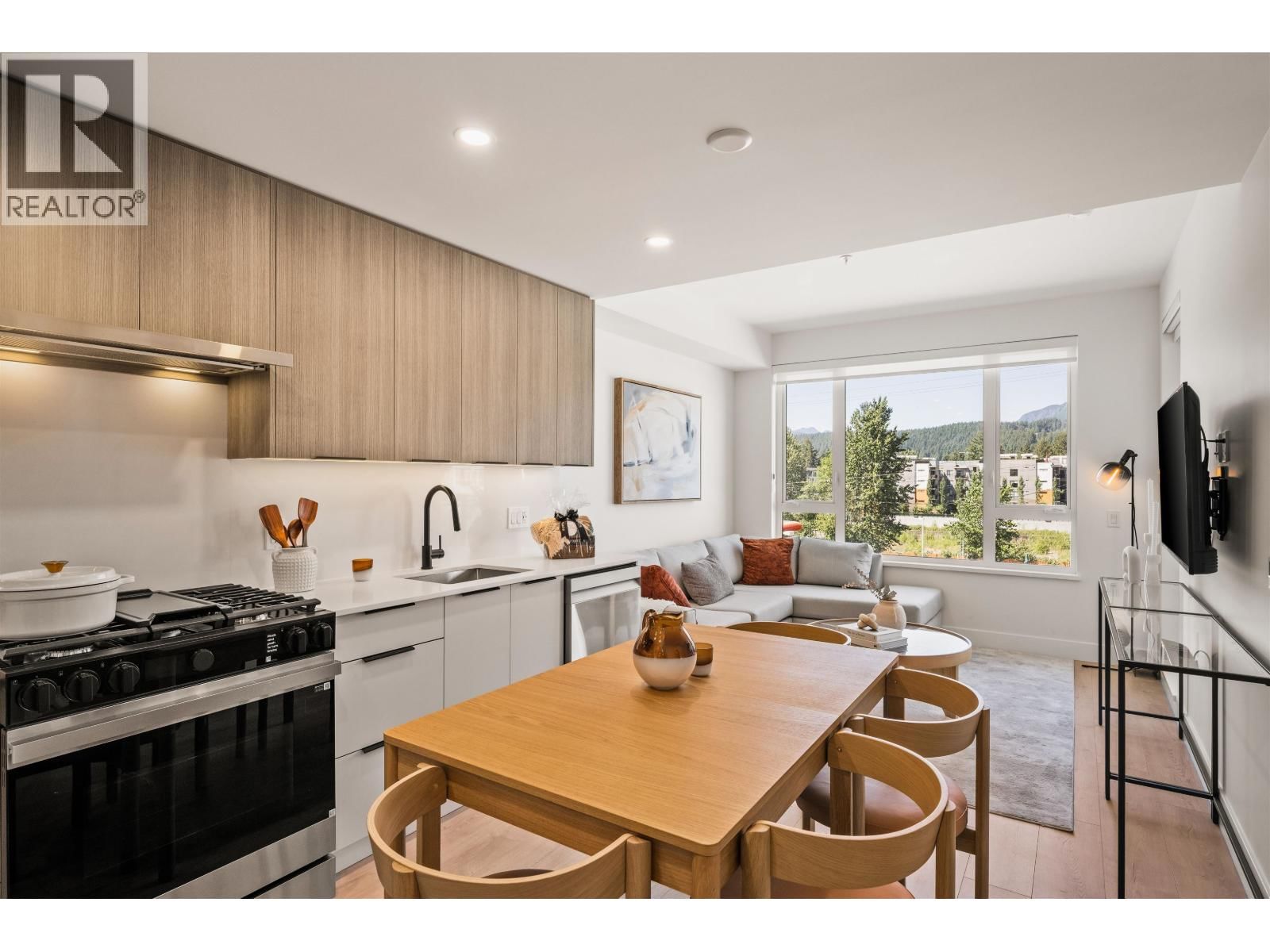 111 BULLER Street, Port Moody, British Columbia V3H 0P5