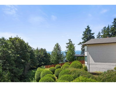 1350 VIDAL Street | White Rock British Columbia | Slide Image Thirty