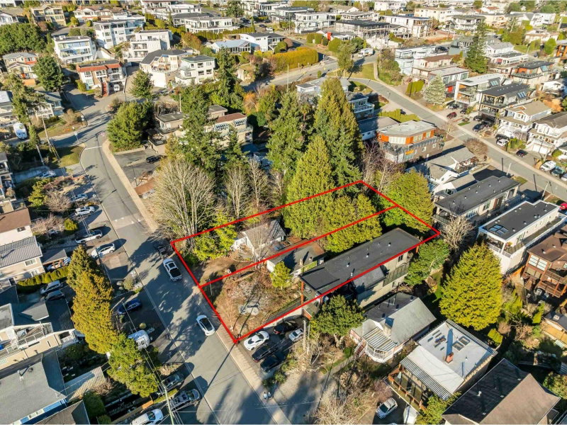 966 MAPLE Street White Rock British Columbia, V4B 4M5 - 2 Bedrooms Home For Sale