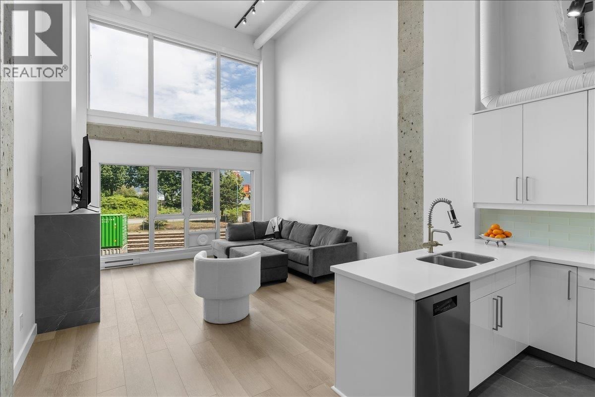 27 ALEXANDER Street, Vancouver, British Columbia V6A 1B2
