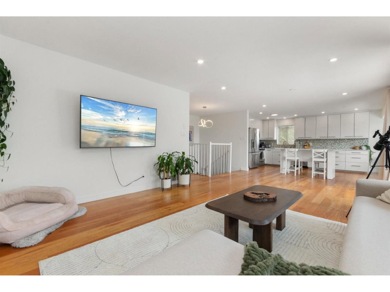 33483 BLUEBERRY Drive Mission British Columbia, V2V 6J1 - 5 Bedrooms Home For Sale