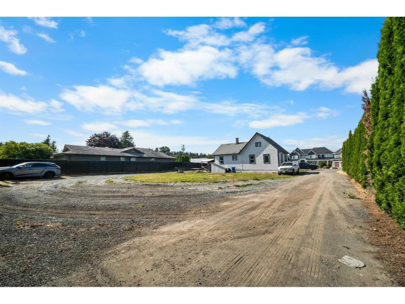 33508 HUNTINGDON Road Abbotsford British Columbia, V2S 7Z5 - 4 Bedrooms Home For Sale