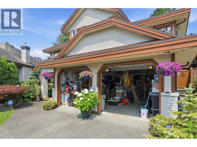 23711 106 Avenue | Maple Ridge British Columbia | Slide Image Thirty-four